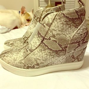 Snakeskin wedge sneakers